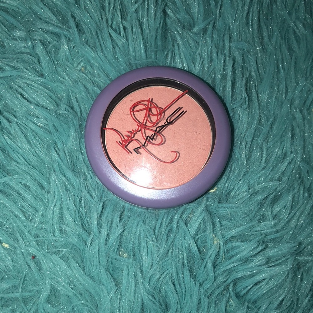 LIMITED EDITION MAC Kelly Osbourne Blush